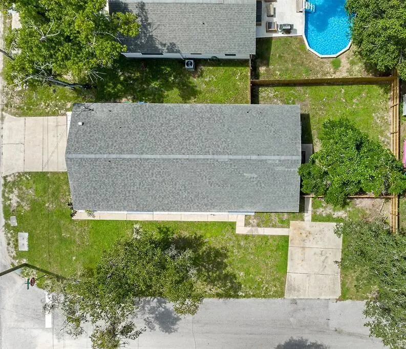 Contemporary & Fully Updated Heated Pool Home Tampa Feriehus