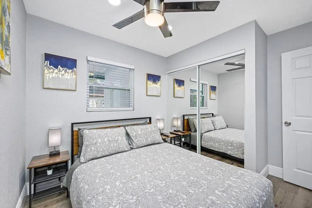 Feriehus Contemporary & Fully Updated Heated Pool Home Tampa