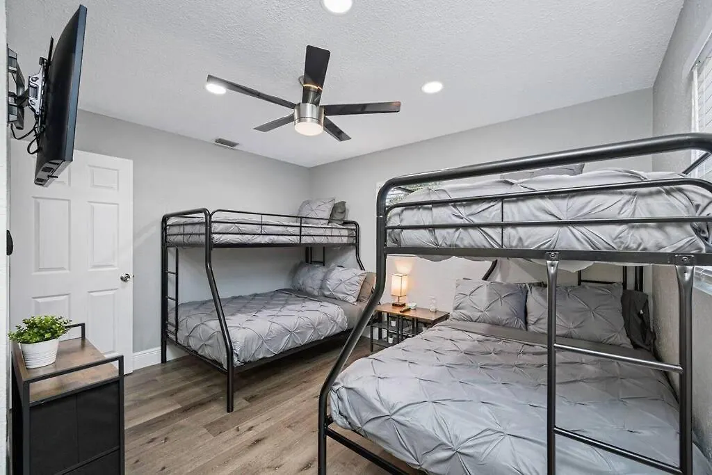 Feriehus Contemporary & Fully Updated Heated Pool Home Tampa USA