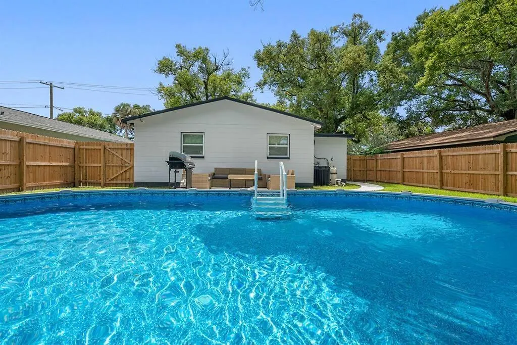 Contemporary & Fully Updated Heated Pool Home タンパ 0*,